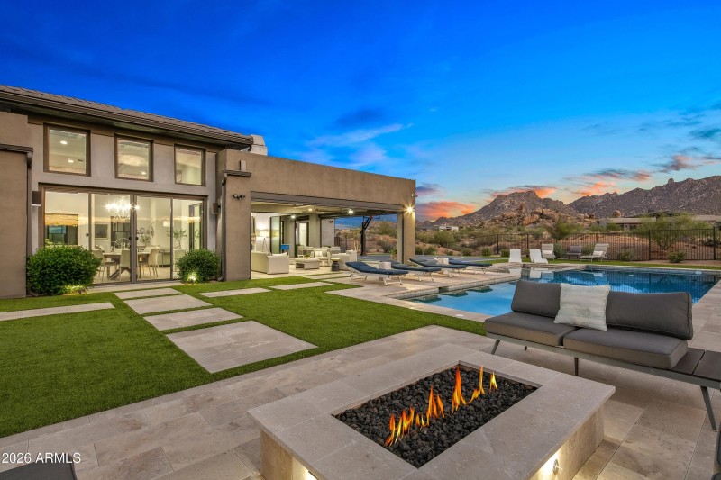 062_Backyard Serenity