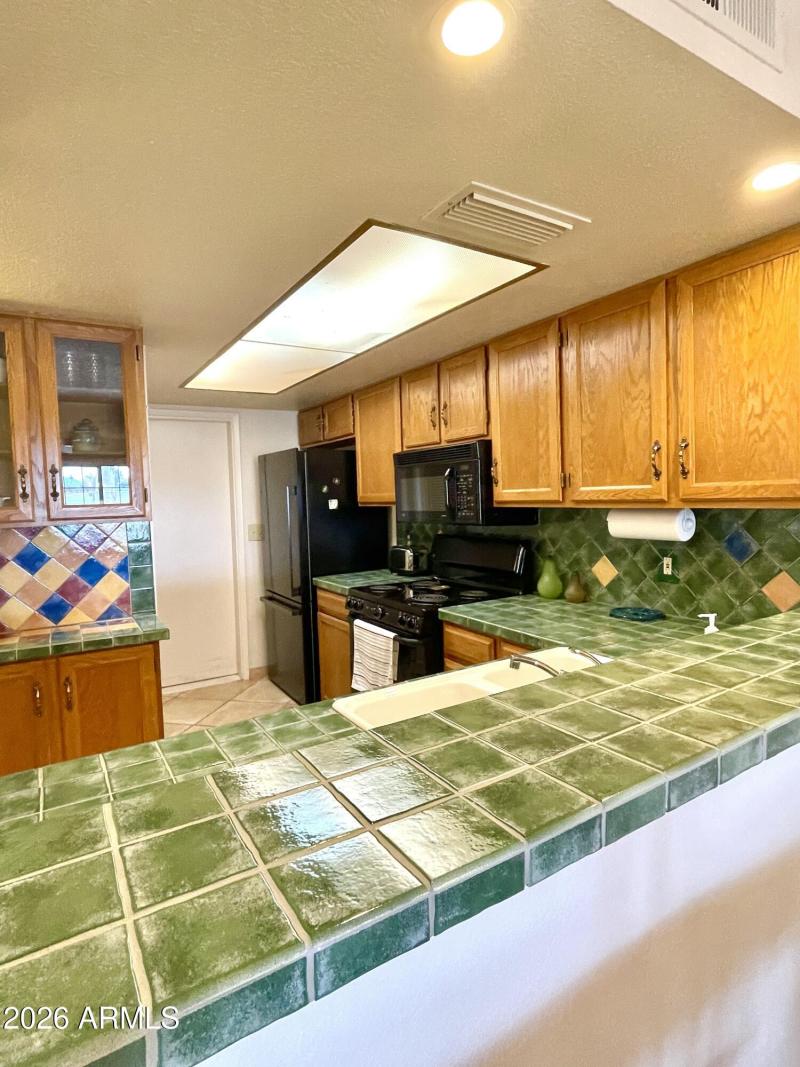 Kitchen - Breakfast Bar