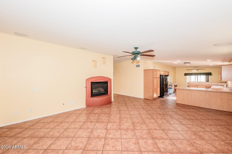 011 - 511 S. Clubhouse Lane