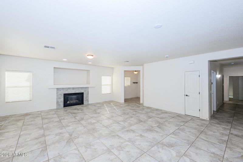 015 - 5483 Waco Drive