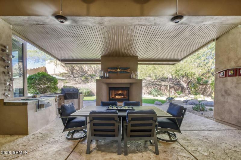 Rear Patio w Built-In BBQ Island