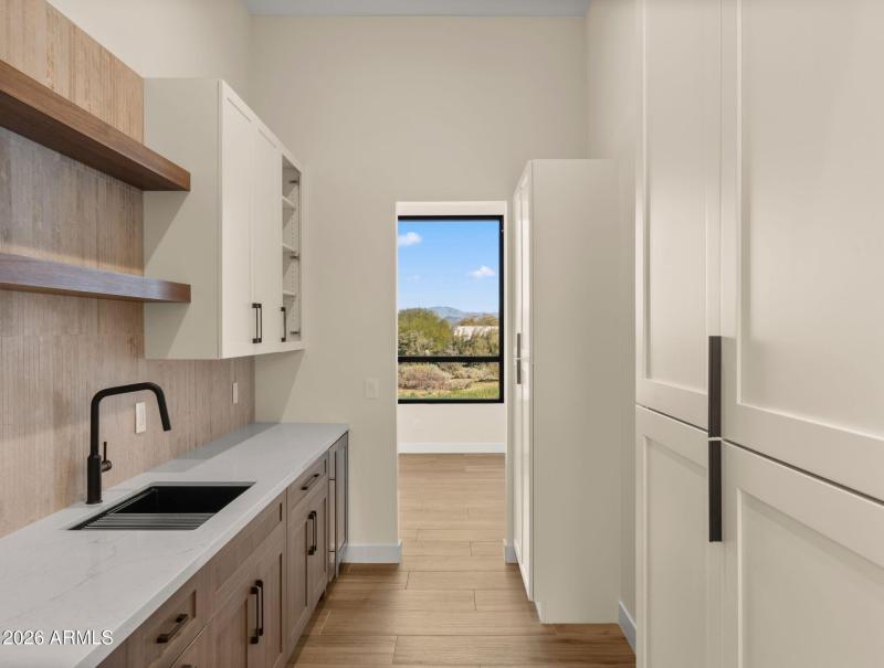 Butlers/Prep Pantry