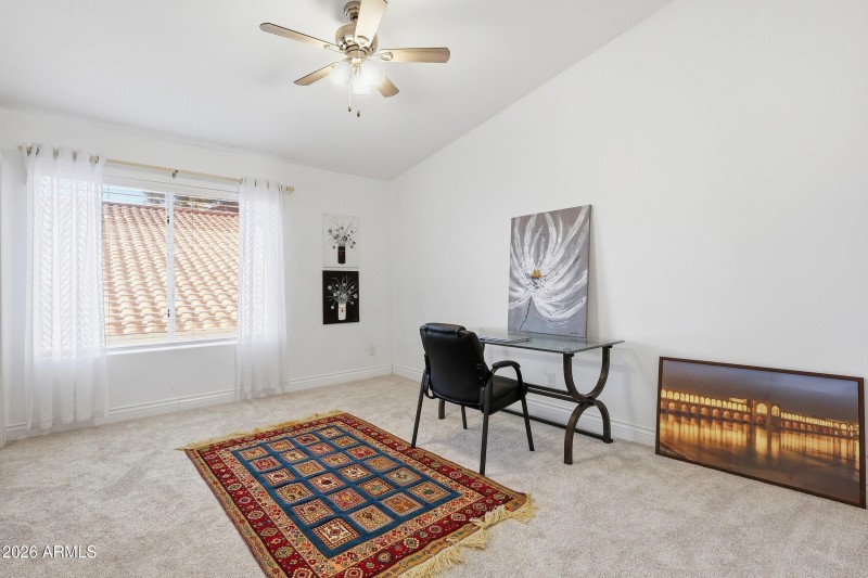 Room can be used as a office