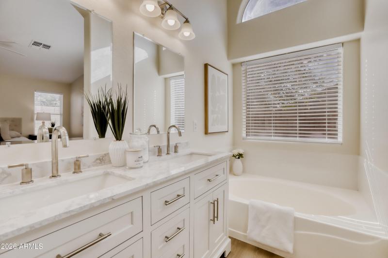 12333 W Marshall Ave - MLS Sized - 026