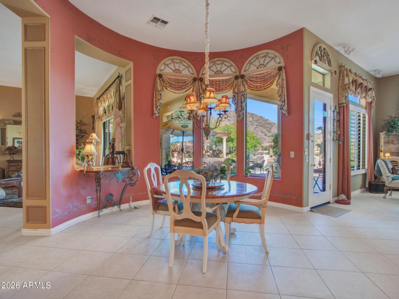 07-Breakfast-nook-(2)