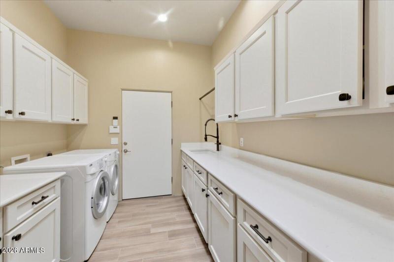 6218 Laundry room