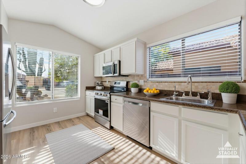 16-Kitchen (virtually staged)