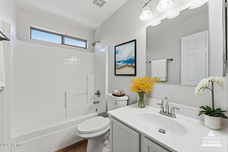 40-Bathroom (virtually staged)