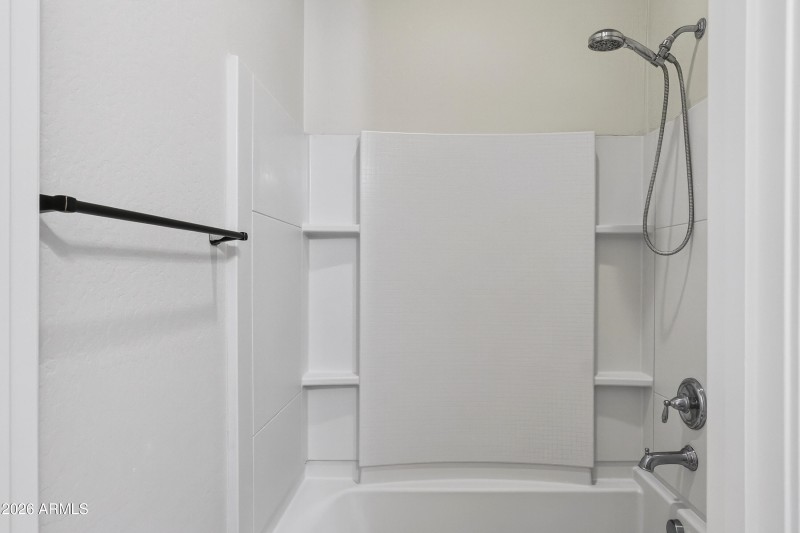 Secondary Shower/Tub