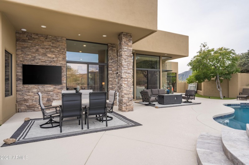 032_Covered Living and Dining Space