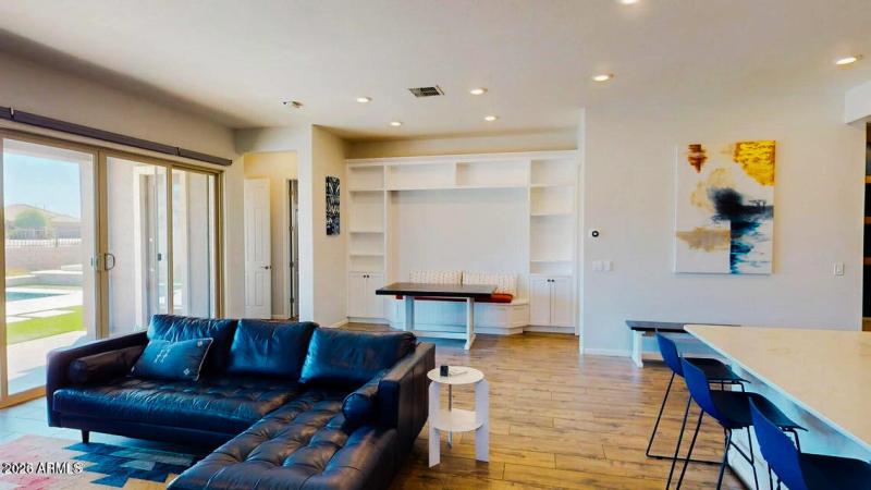 14667 S 185TH UPDATED GREAT ROOM