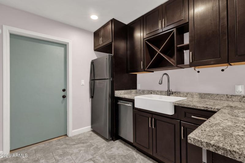 31-web-or-mls-15019-n-mayflower-dr