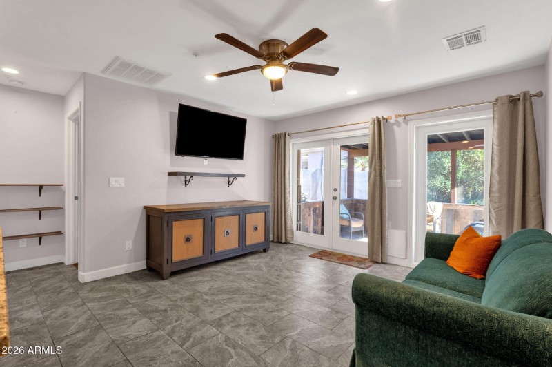 32-web-or-mls-15019-n-mayflower-dr