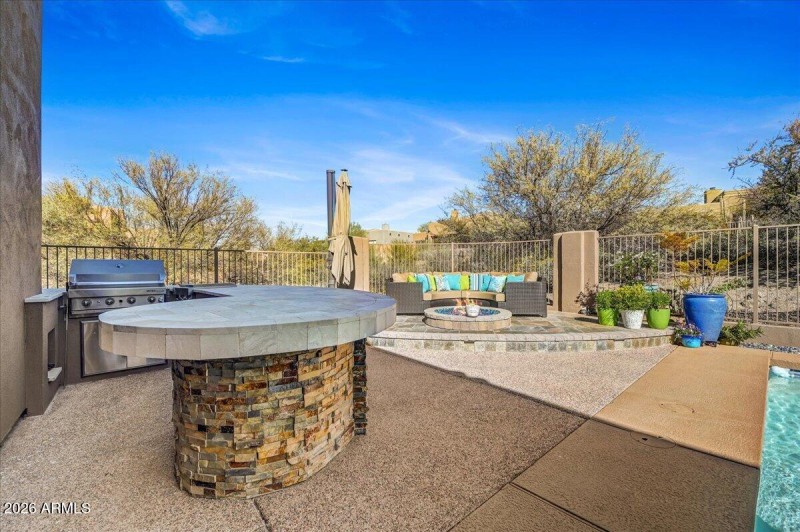 32-Patio Grill-Firepit