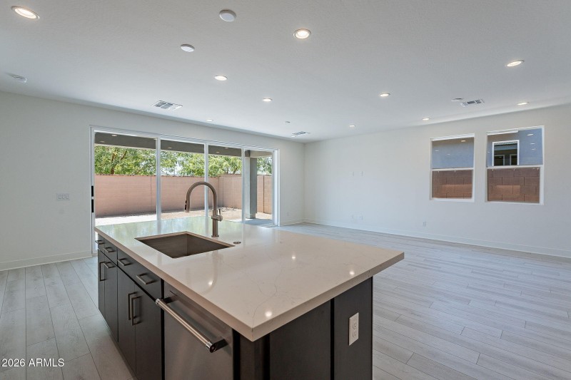 180-web-or-mls-Carlisle-13