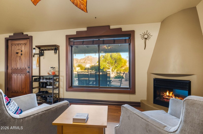 008__385 N Tomahawk Rd