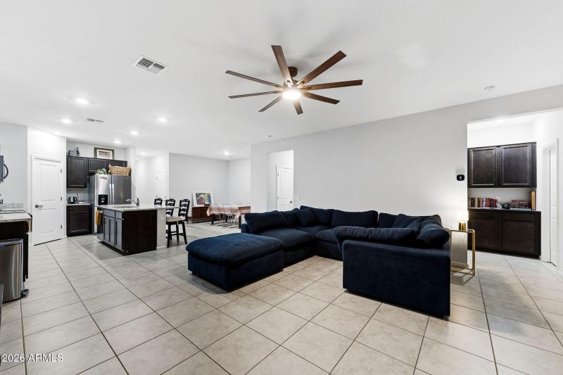 023__2487 E Boulder Ave