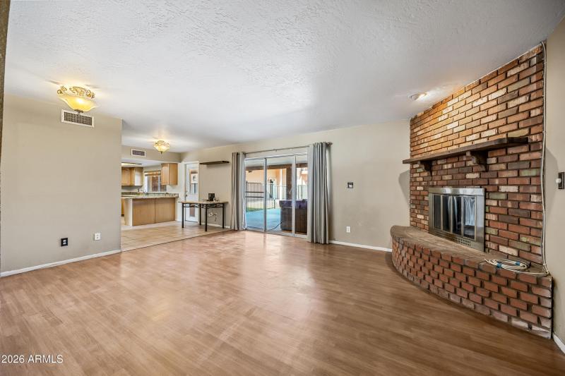 Great Room w/Fireplace