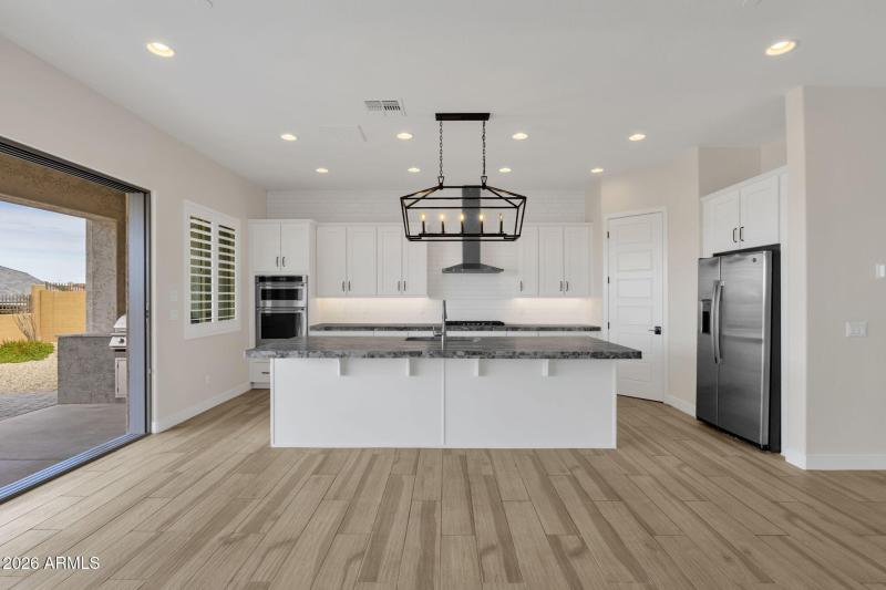 37-web-or-mls-5924-e-redmont-dr