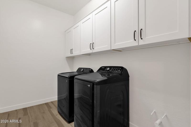 27-web-or-mls-5924-e-redmont-dr