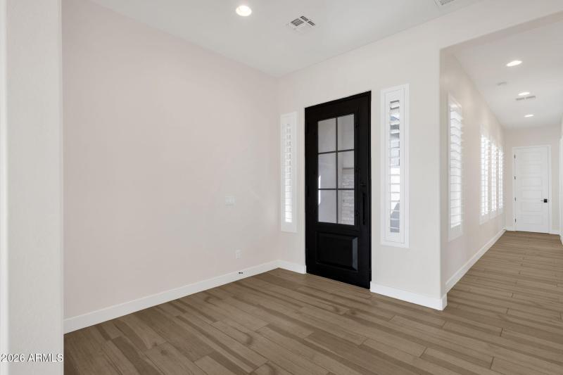 7-web-or-mls-5924-e-redmont-dr