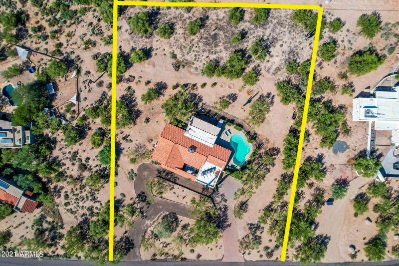 5022 E Calle De Los Flores Boundary