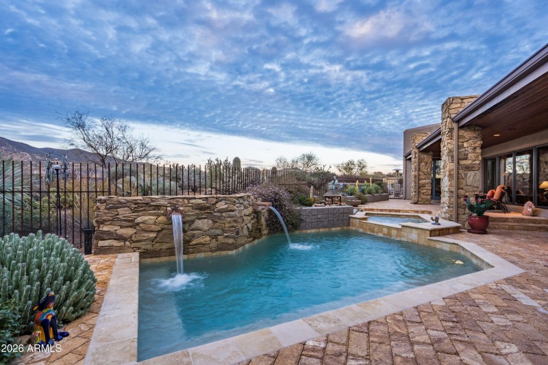 040_Pool and Spa Paradise