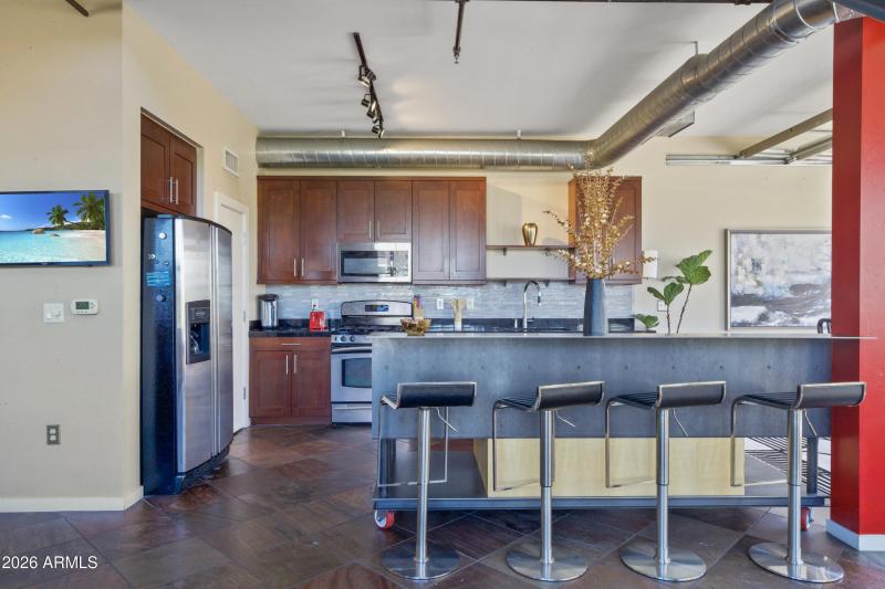 BFAC77C5-77CE-4470-8635-E6AF70F7C197_1_2