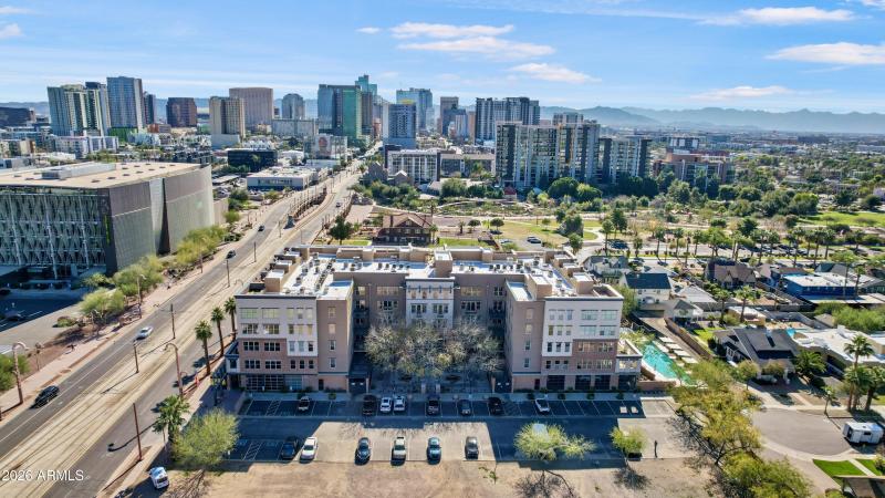 3BF663EE-7FF5-4A30-95D7-626350A6D6E7_1_2