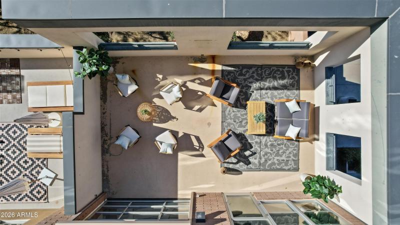 92585A70-406A-4882-A641-77911C12CEF5_1_2