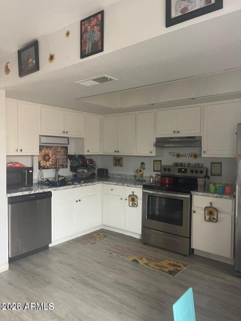 4834 W. Rose Ln. - Kitchen