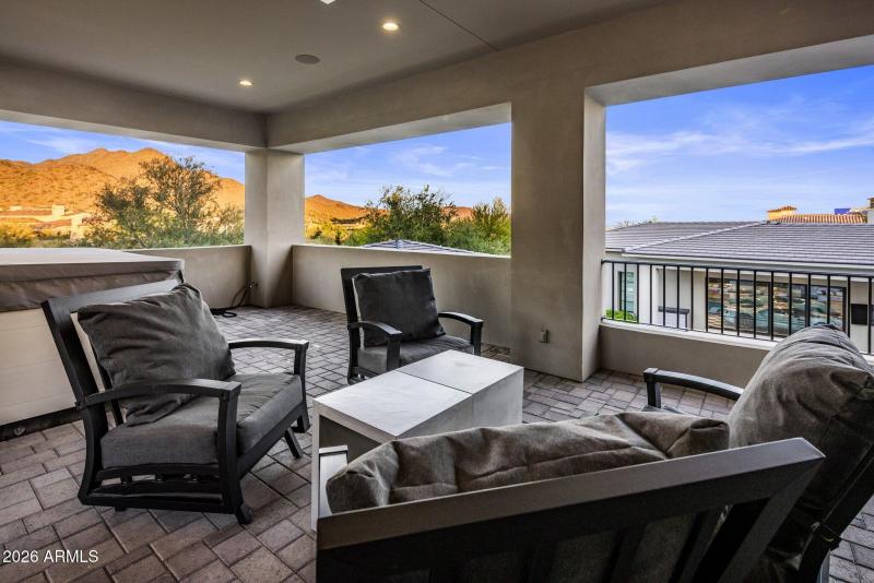 083_Upstairs Balcony