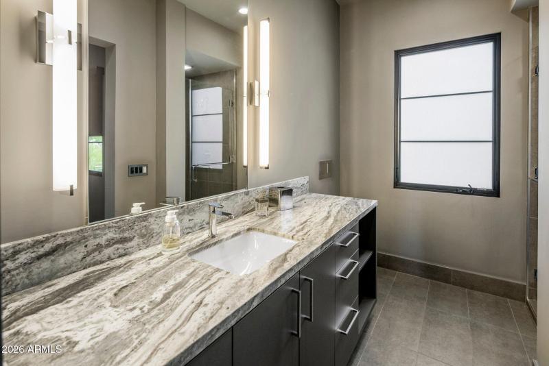 050_Upstairs Guest En Suite 2