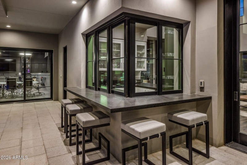 023_Indoor Outdoor Bar