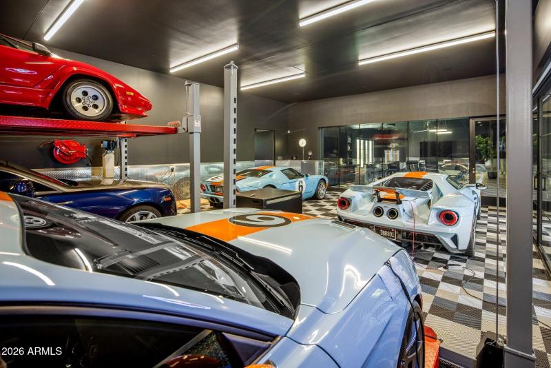 032_Over height Garage with Lifts