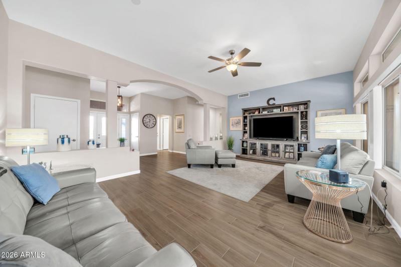 LARGE OPEN LIVING ROOM