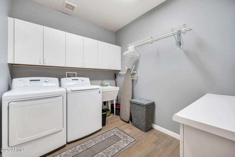 LUXURY INDOOR LAUNDRY