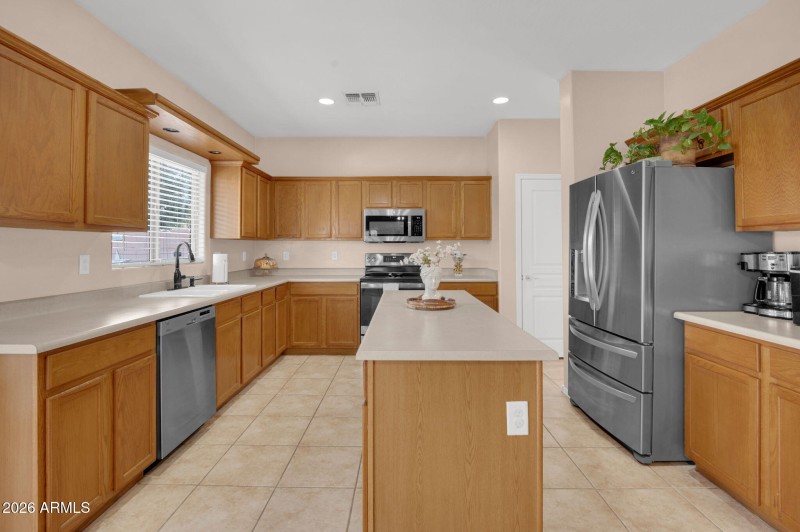 10-web-or-mls-5382 W Kaler-10