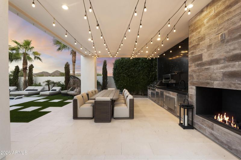 Outdoor Dining in style