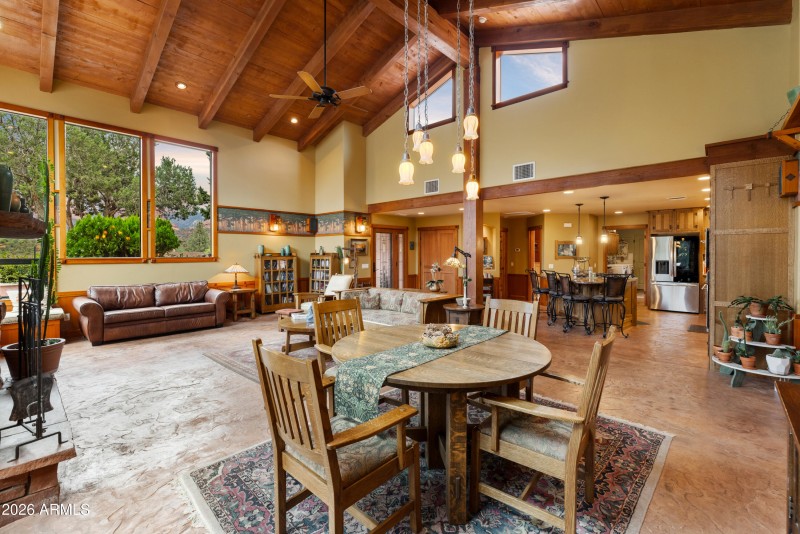 285 Navajo Trail - Great Room