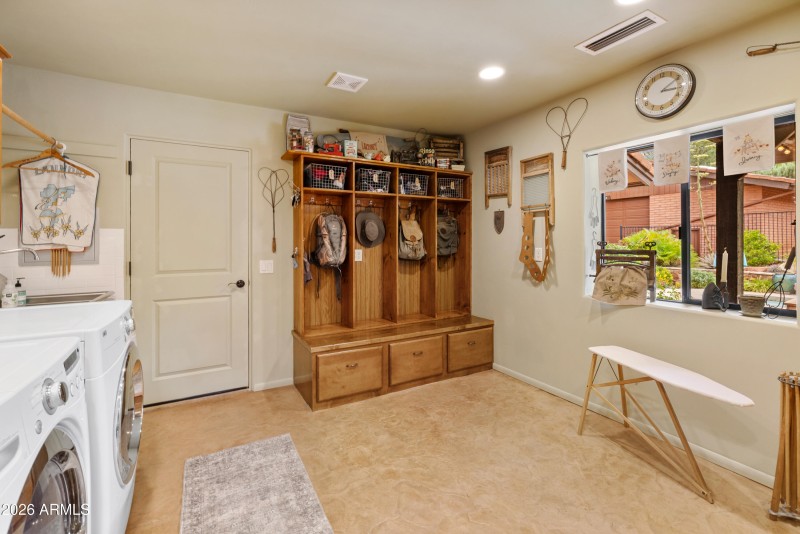 285 Navajo Trail - Laundry/Mud Room