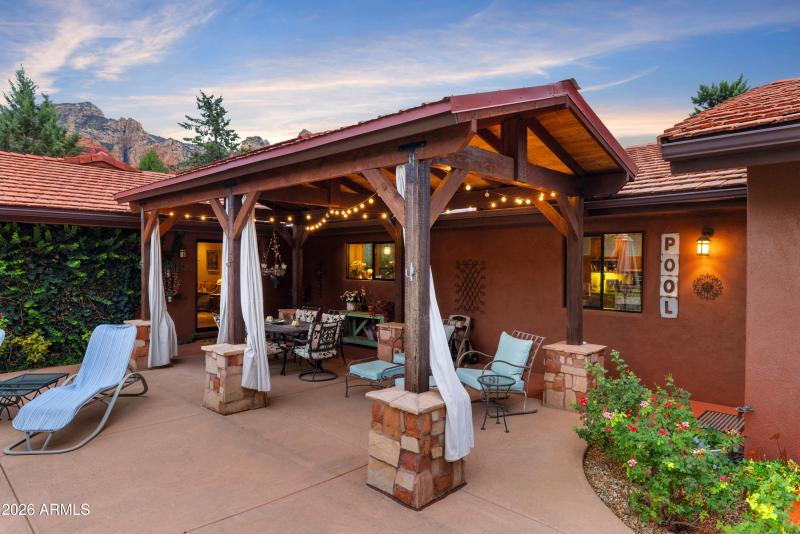 285 Navajo Trail - Private Back Patio