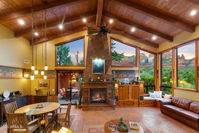 285 Navajo Trail - Great Room