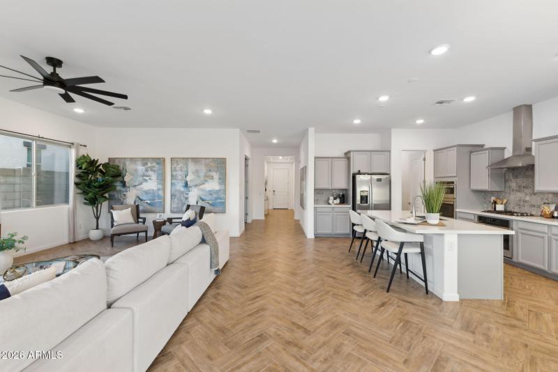 5-web-or-mls-19231-w-missouri-ave