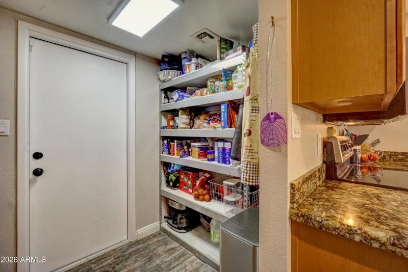 14 - PANTRY AREA
