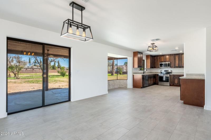 Kitchen / Coffee Bar