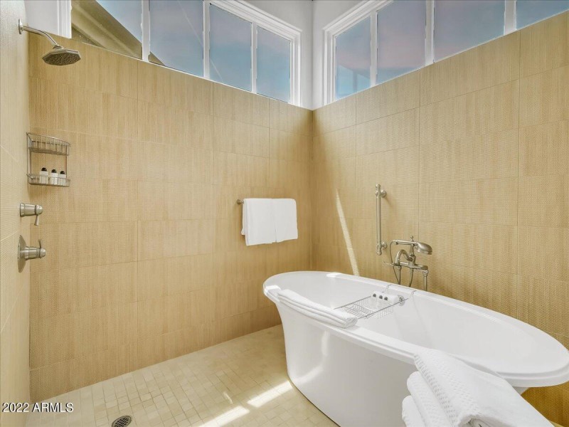 28-6000 East Camelback Road Unit7707-28