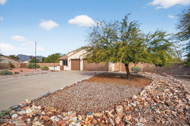 Desert Landscape & Private Setting