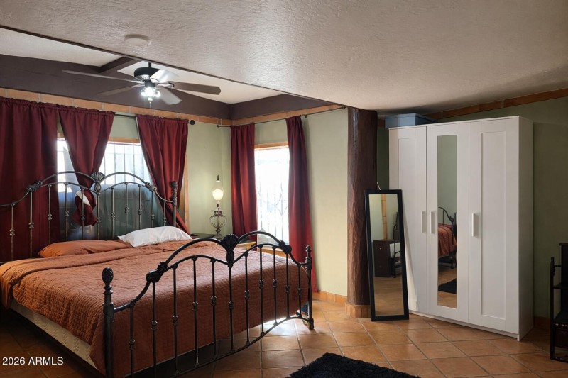 4820E0FE-5F14-4E06-8D0B-3471033CA508