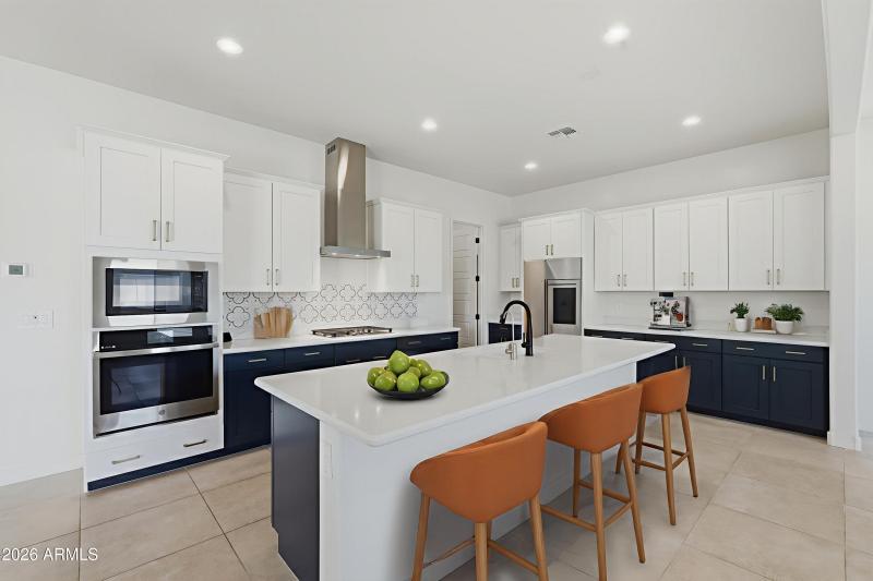 Kitchen with two tone cabinets